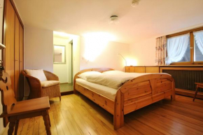 Room in Guest room - Double Room Apple Blossom